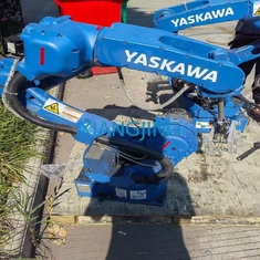 YASKAWA GP12, das benutzten Industrieroboter entladend mit Prüfer YRC1000 lädt