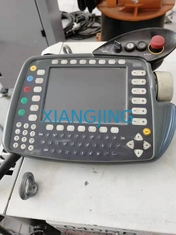 Industrieroboter-Arm KUKA KR210 R3300 EXTRAzweite Handfür die materielle Übergebung