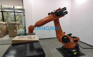 Roboter-Arm KUKA KR210 R3300 EXTRAzweite Handfür Ausschnitt