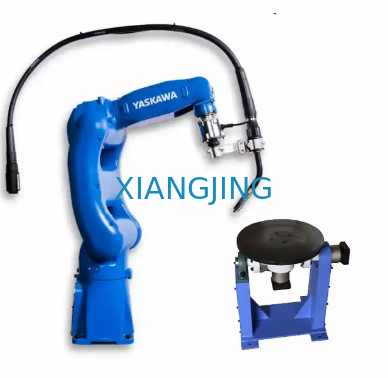 Industrieller 6 Achse benutzter Yaskawa Roboter-Arm AR700 mit Schweißgerät und Mig-Brennschneider